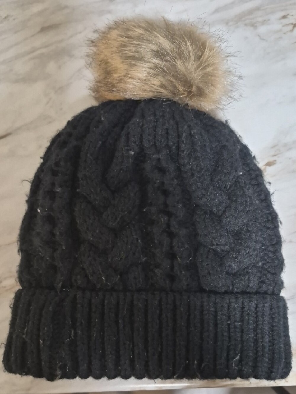 H&M Knit Beanie w/ Pom Pom